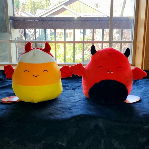 1 Dante & Carah Flip A Mallow By Squishmallow Devil Candy Corn Squishmallow - Picture 7 of 7